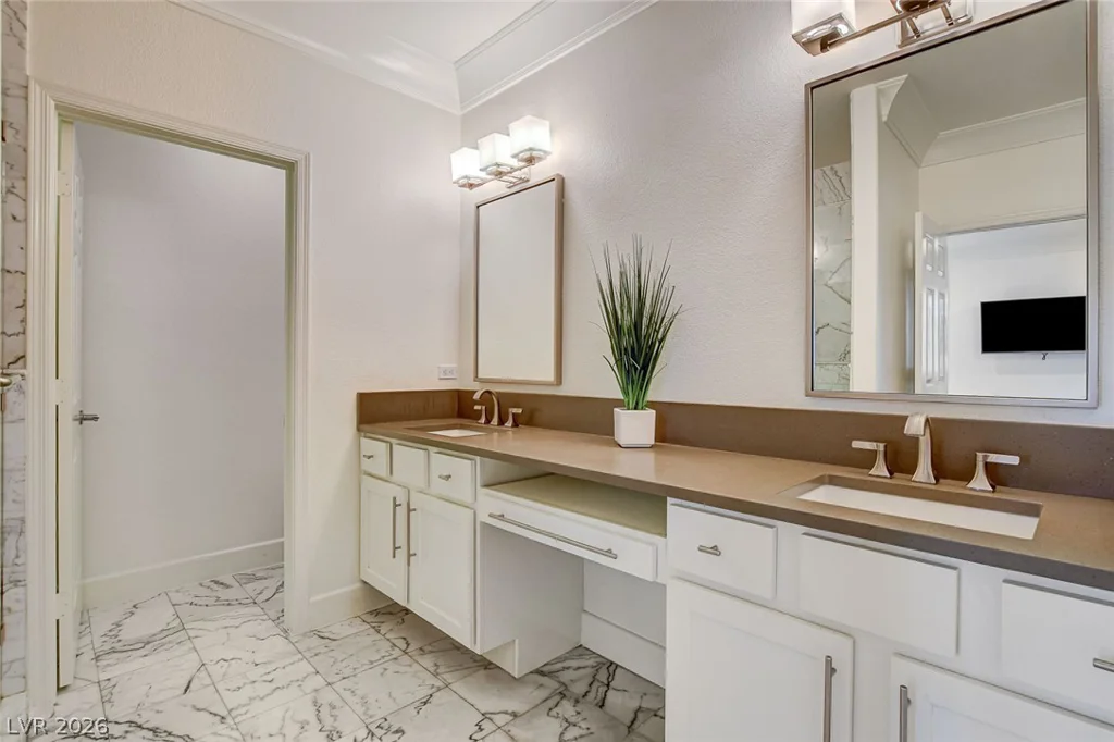 9430 Laguna Niguel, Las Vegas, NV 89134