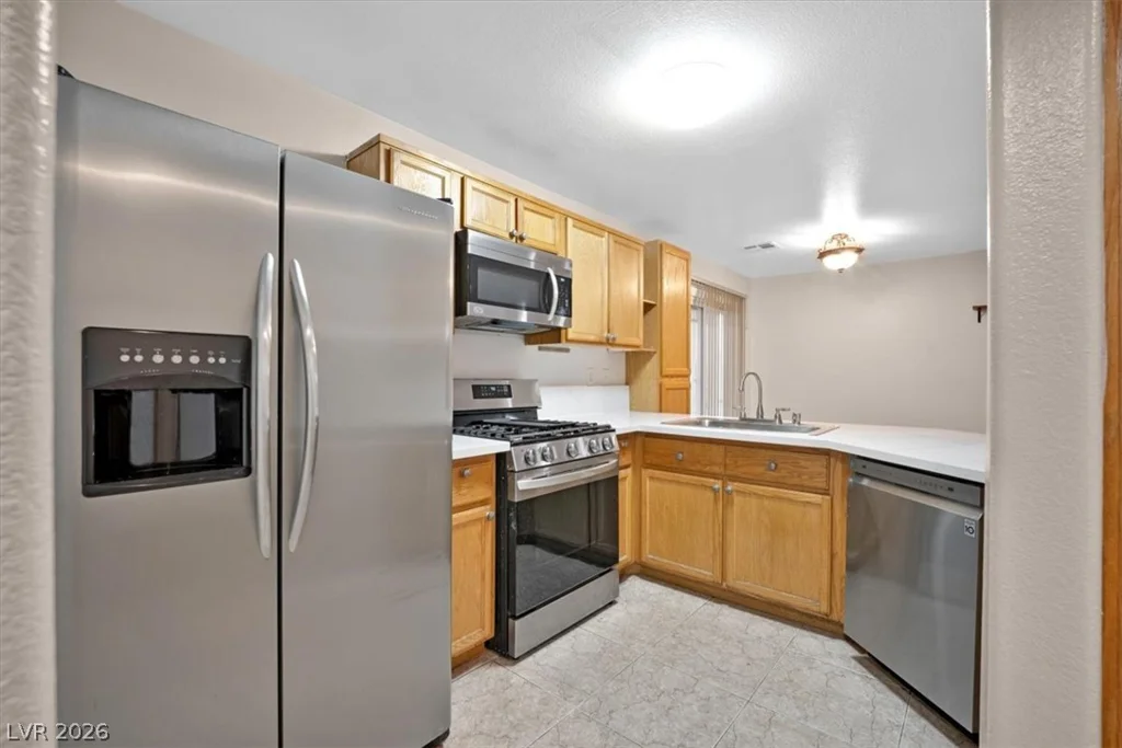 9958 Fragile Fields, Las Vegas, NV 89183