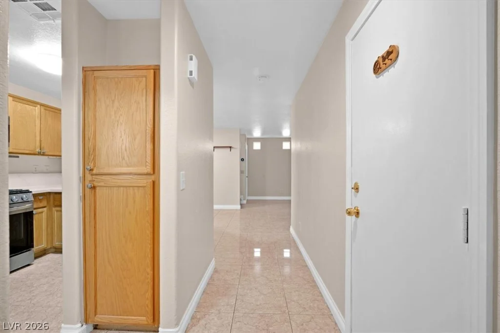 9958 Fragile Fields, Las Vegas, NV 89183