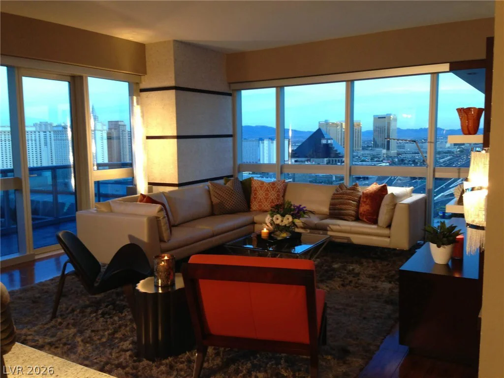 4471 Dean Martin, Las Vegas, NV 89103