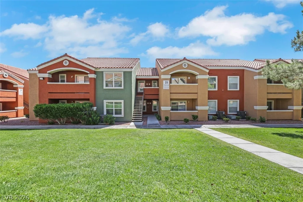 8101 Flamingo, Las Vegas, NV 89147