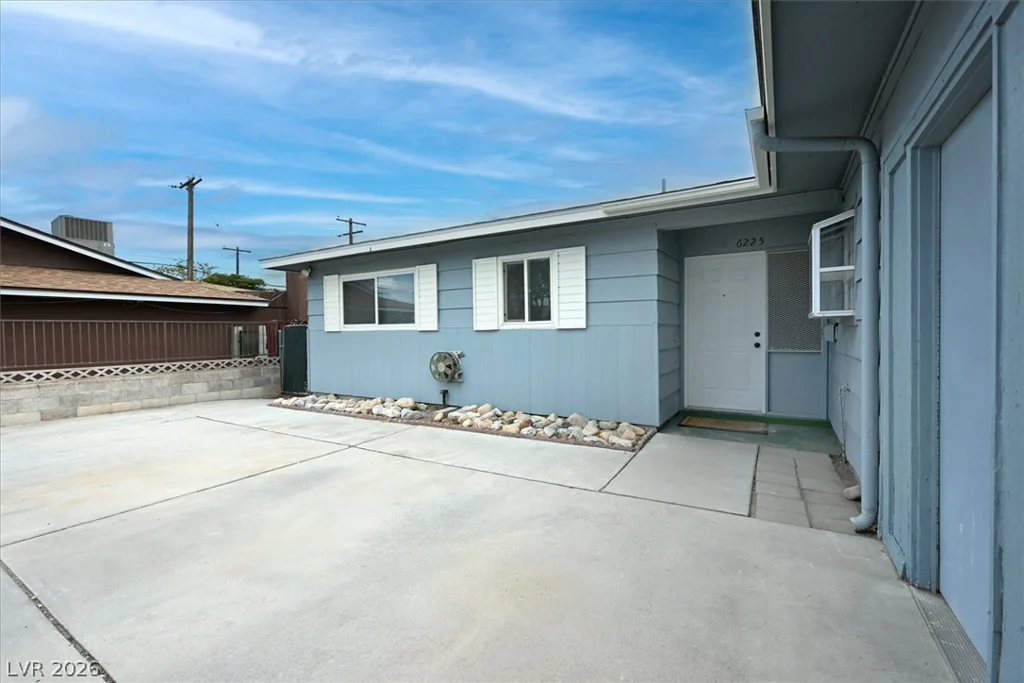 6225 McAllister, Las Vegas, NV 89107