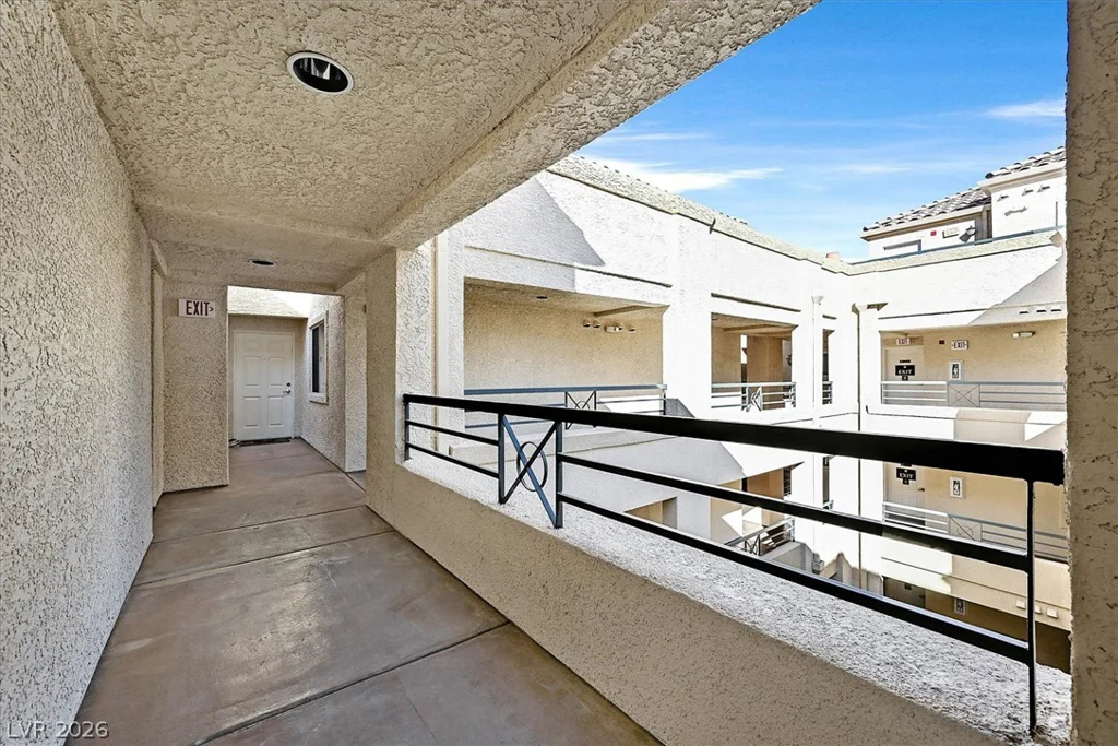 220 Flamingo, Las Vegas, NV 89169