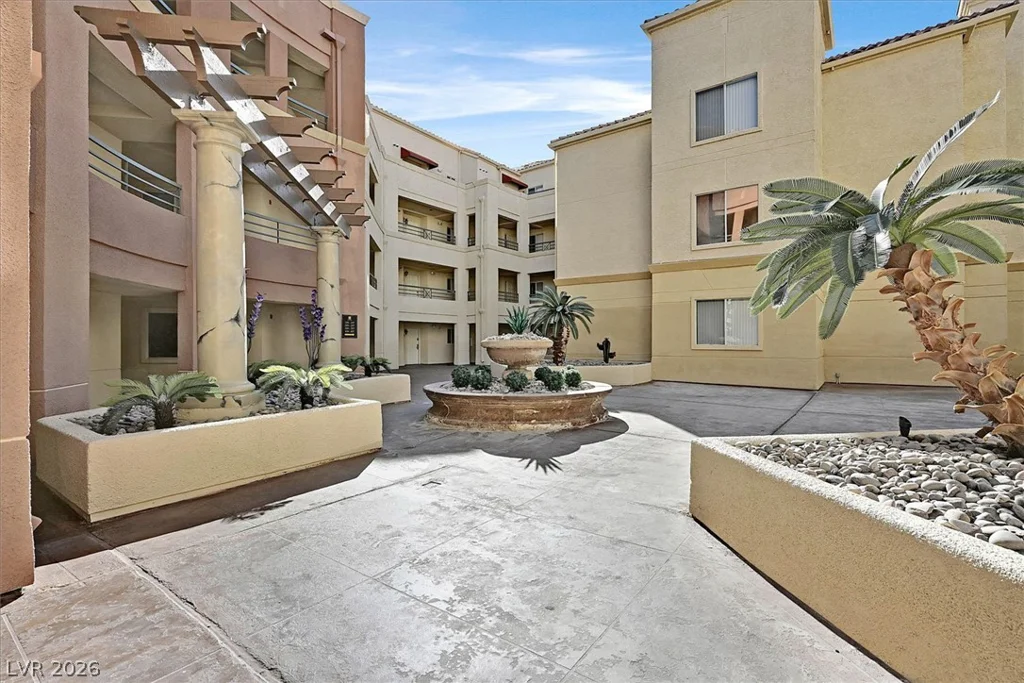 220 Flamingo, Las Vegas, NV 89169