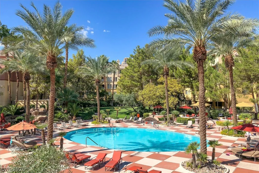220 Flamingo, Las Vegas, NV 89169