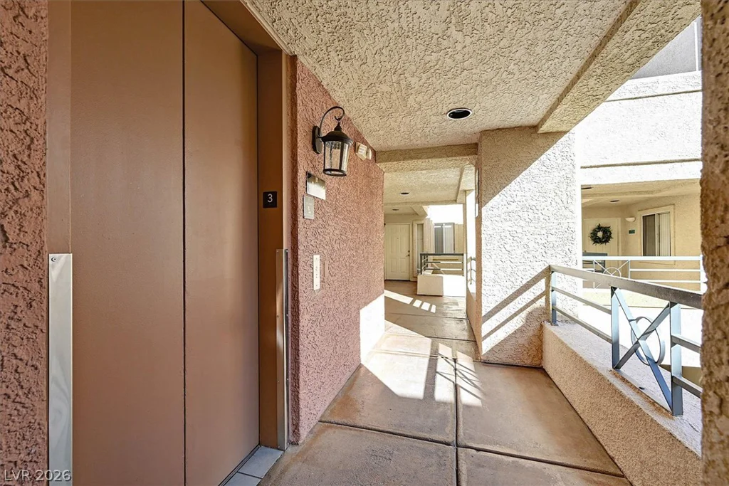 220 Flamingo, Las Vegas, NV 89169