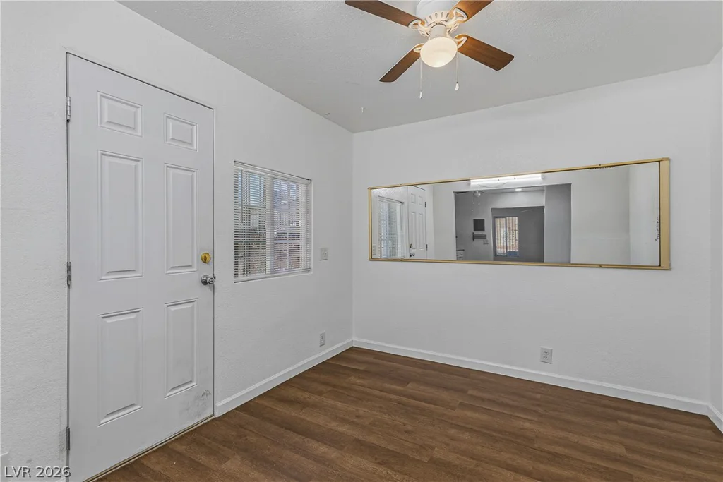 3974 Palos Verdes, Las Vegas, NV 89119