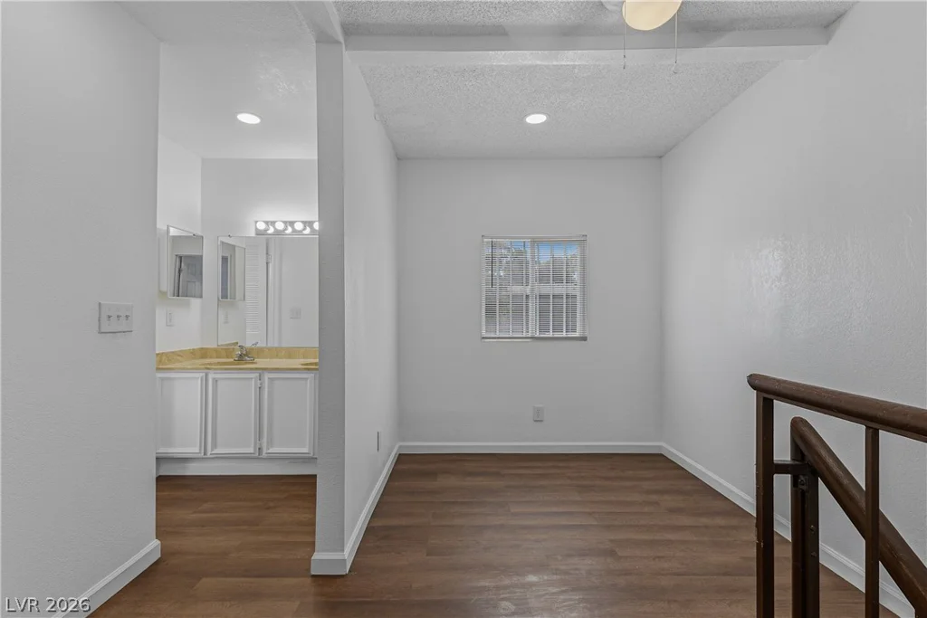 3974 Palos Verdes, Las Vegas, NV 89119
