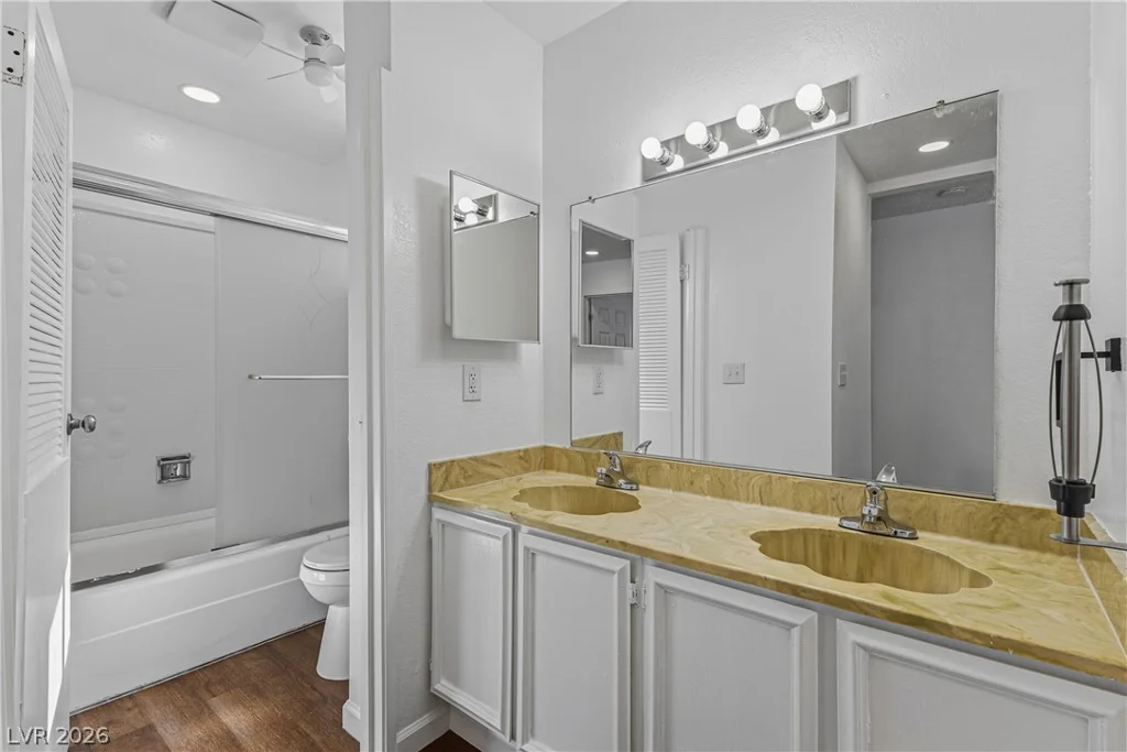 3974 Palos Verdes, Las Vegas, NV 89119