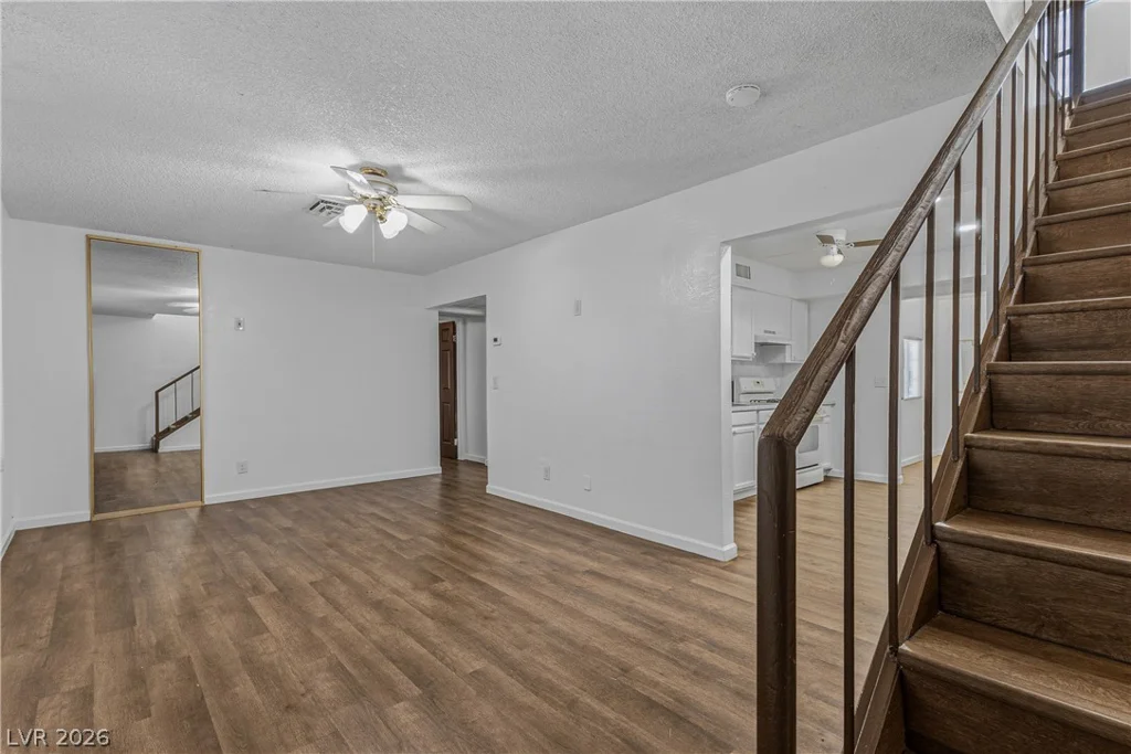 3974 Palos Verdes, Las Vegas, NV 89119