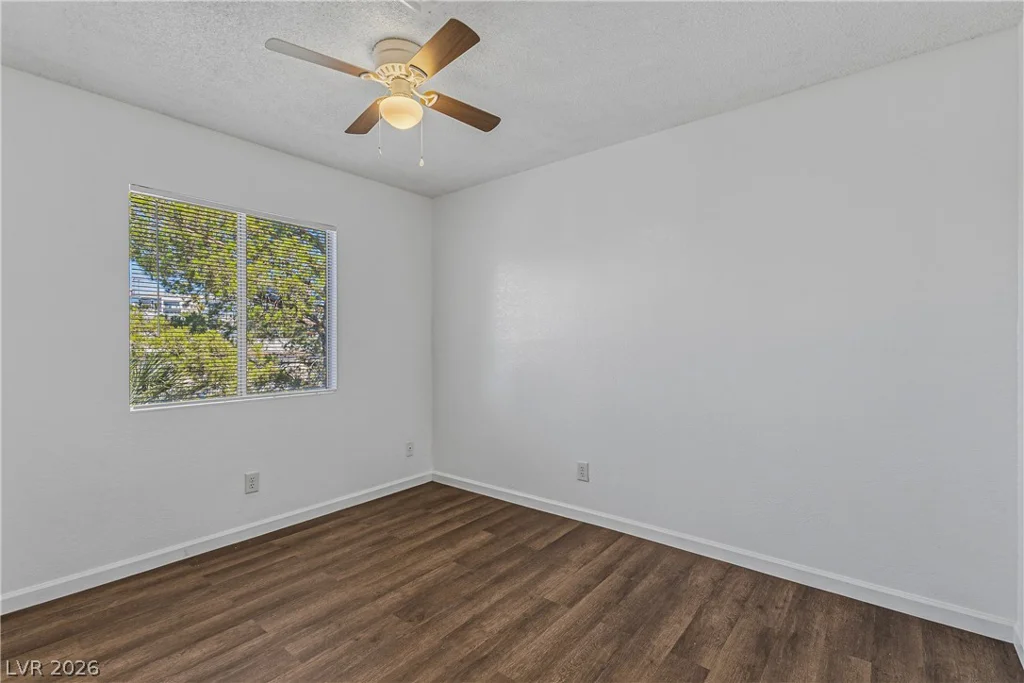 3974 Palos Verdes, Las Vegas, NV 89119
