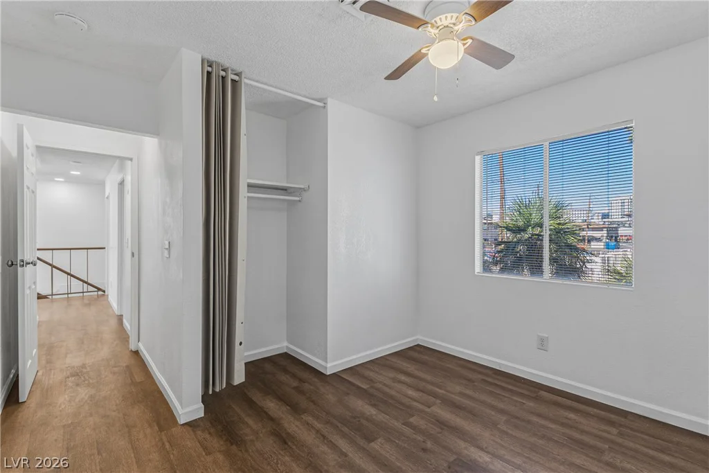 3974 Palos Verdes, Las Vegas, NV 89119