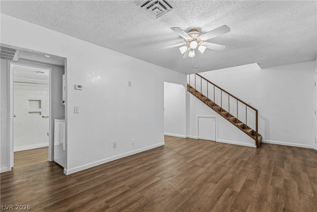 3974 Palos Verdes, Las Vegas, NV 89119
