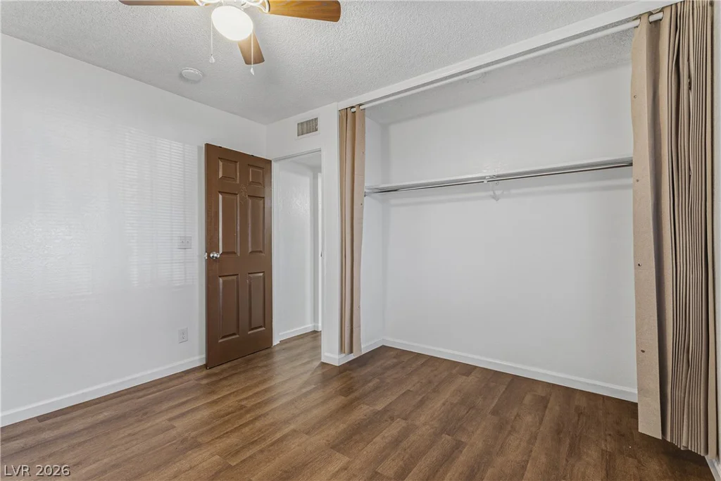 3974 Palos Verdes, Las Vegas, NV 89119