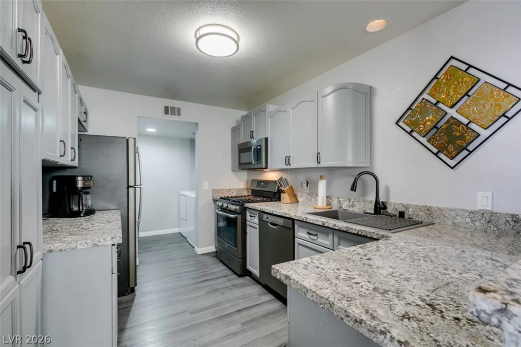 8469 Majestic View, Las Vegas, NV 89129