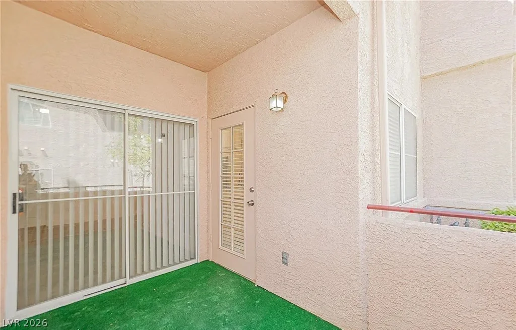 5225 Reno, Las Vegas, NV 89118