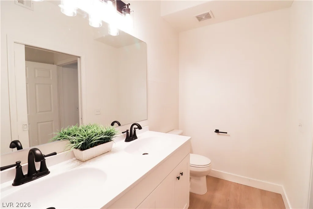 5225 Reno, Las Vegas, NV 89118