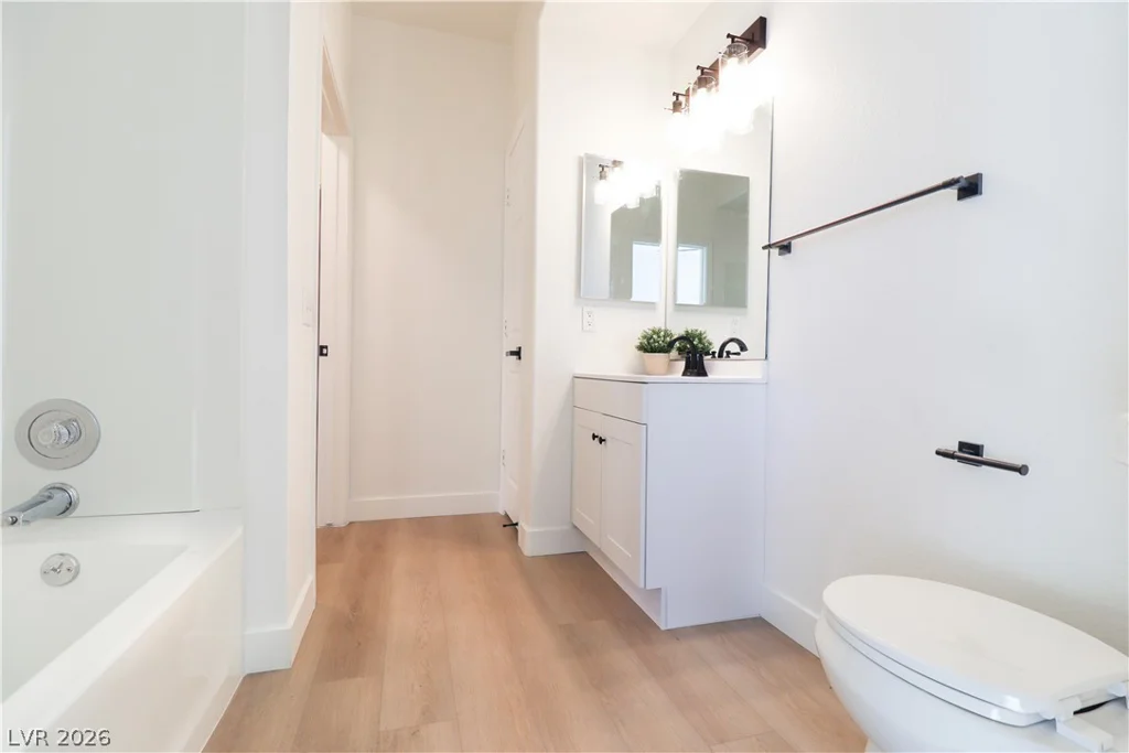 5225 Reno, Las Vegas, NV 89118