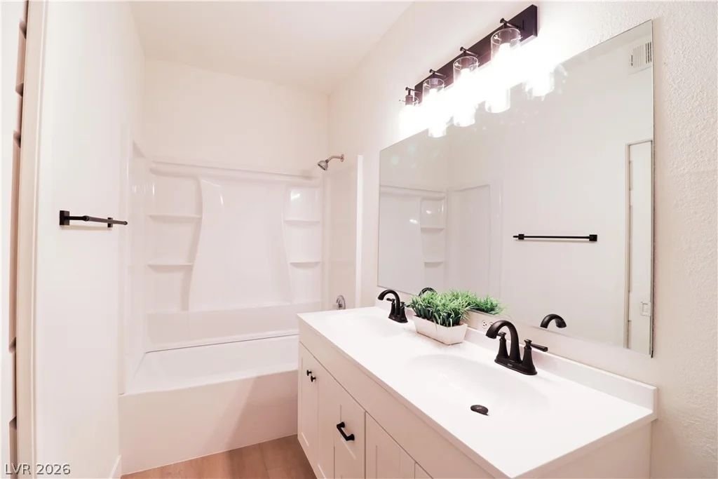 5225 Reno, Las Vegas, NV 89118