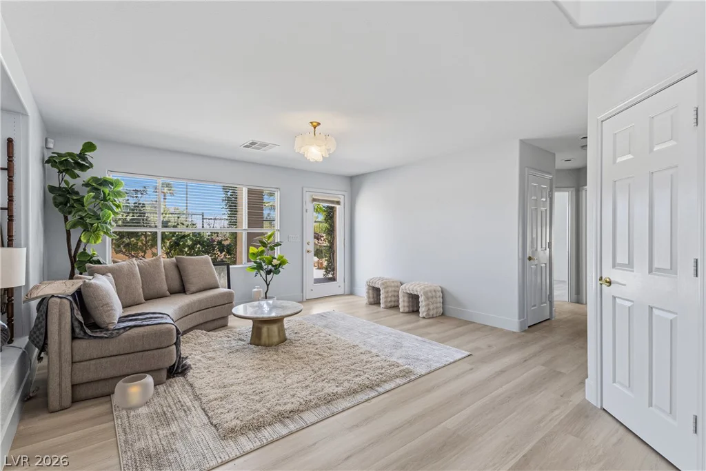 316 Silver Grove, Las Vegas, NV 89144