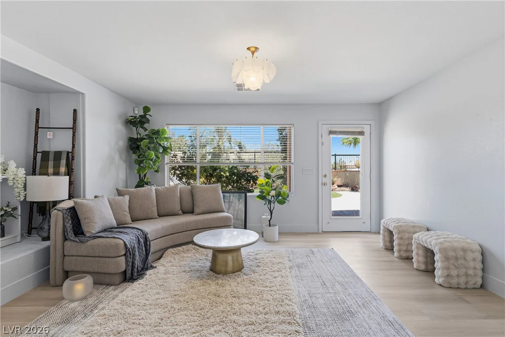 316 Silver Grove, Las Vegas, NV 89144