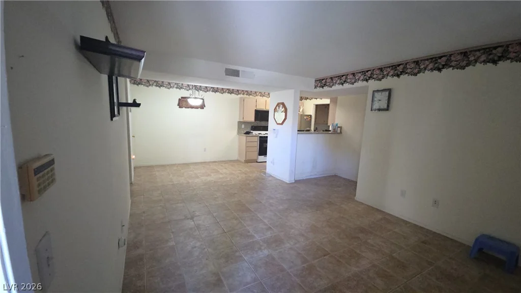 7885 Flamingo, Las Vegas, NV 89147