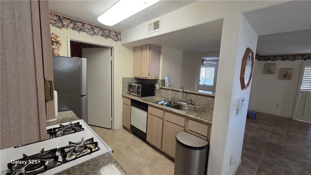 7885 Flamingo, Las Vegas, NV 89147