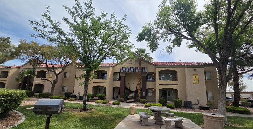 7885 Flamingo, Las Vegas, NV 89147