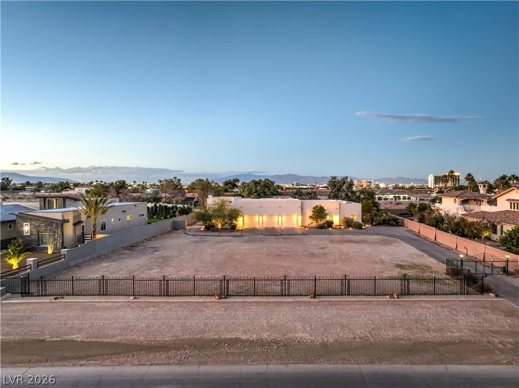 3910 Pebble, Las Vegas, NV 89139