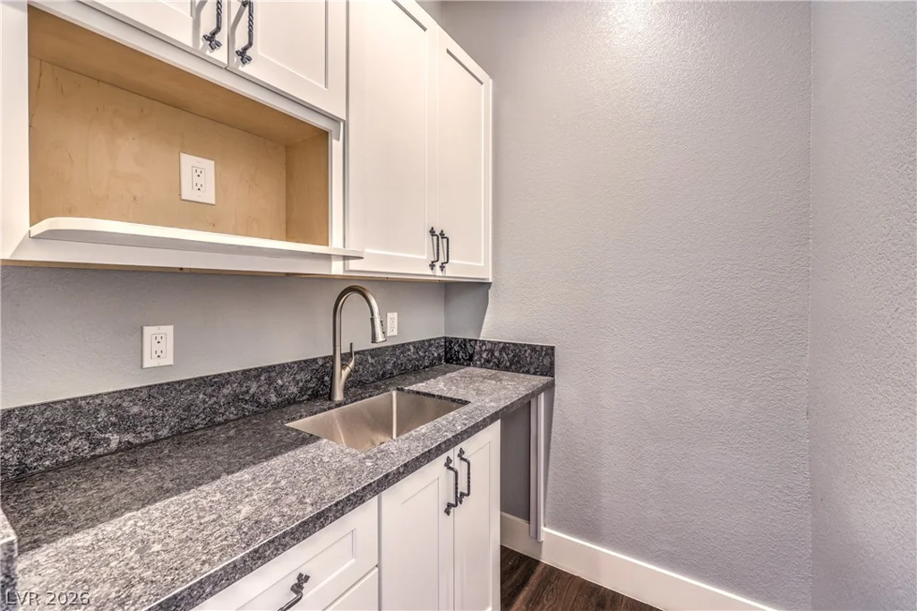 3910 Pebble, Las Vegas, NV 89139