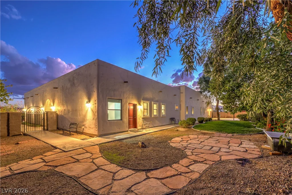 3910 Pebble, Las Vegas, NV 89139