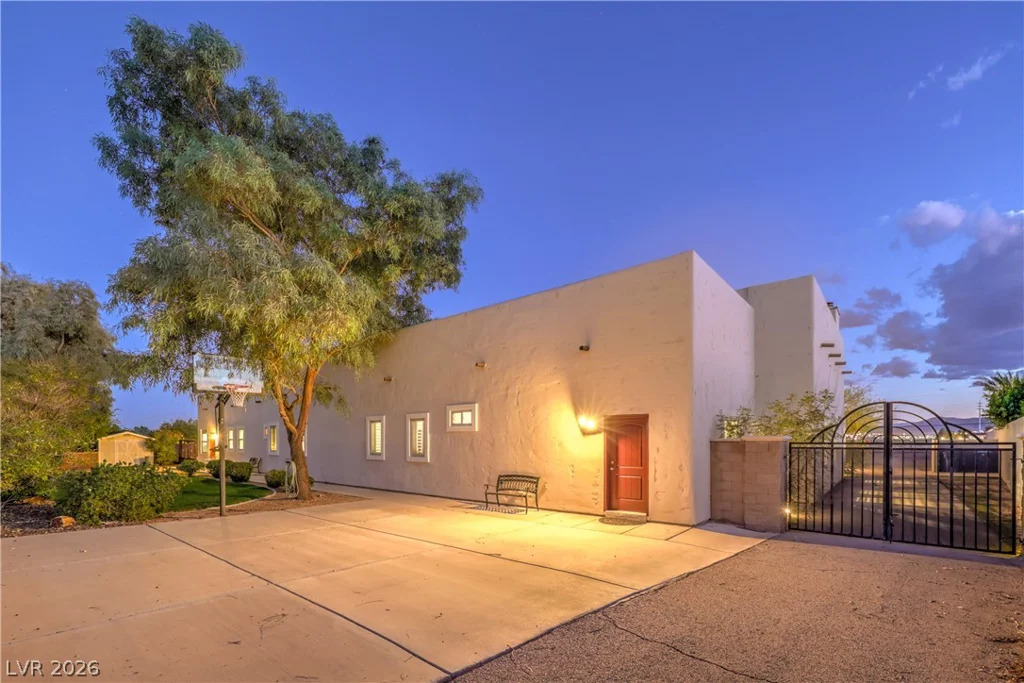 3910 Pebble, Las Vegas, NV 89139