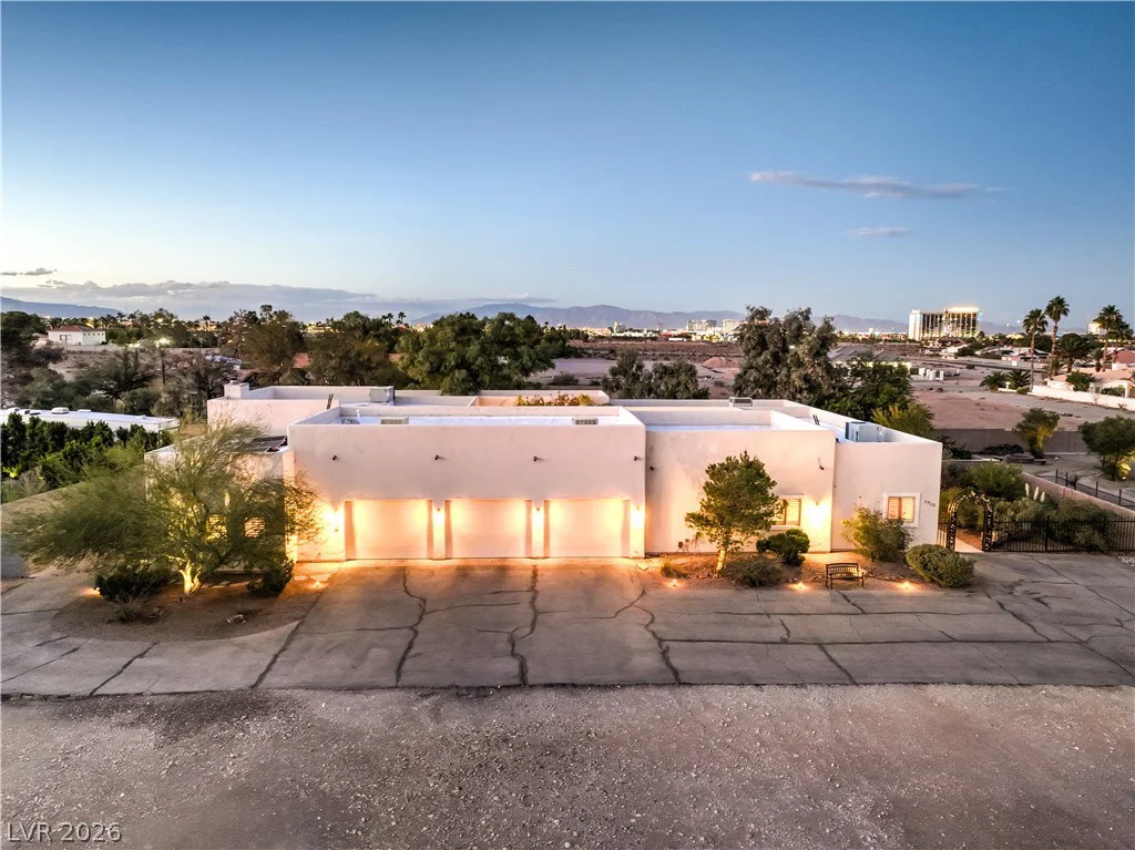 3910 Pebble, Las Vegas, NV 89139