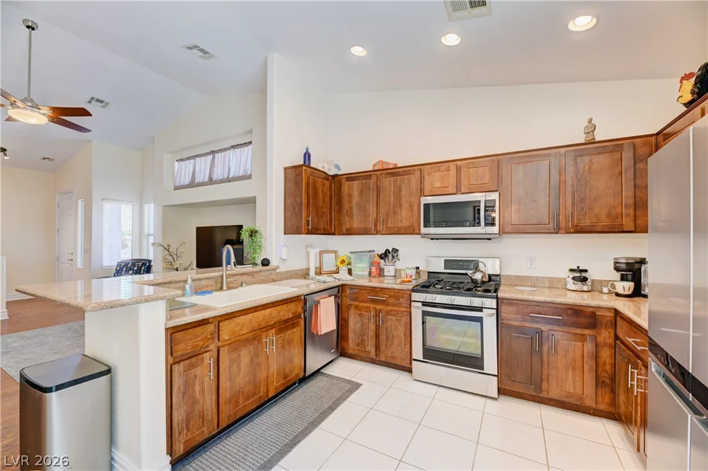 138 Cooks Creek, Las Vegas, NV 89148