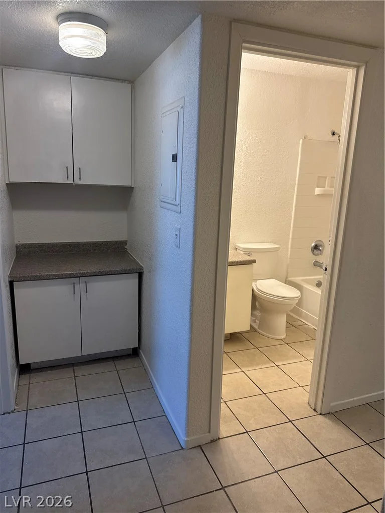 6990 Dunsbach, Las Vegas, NV 89156