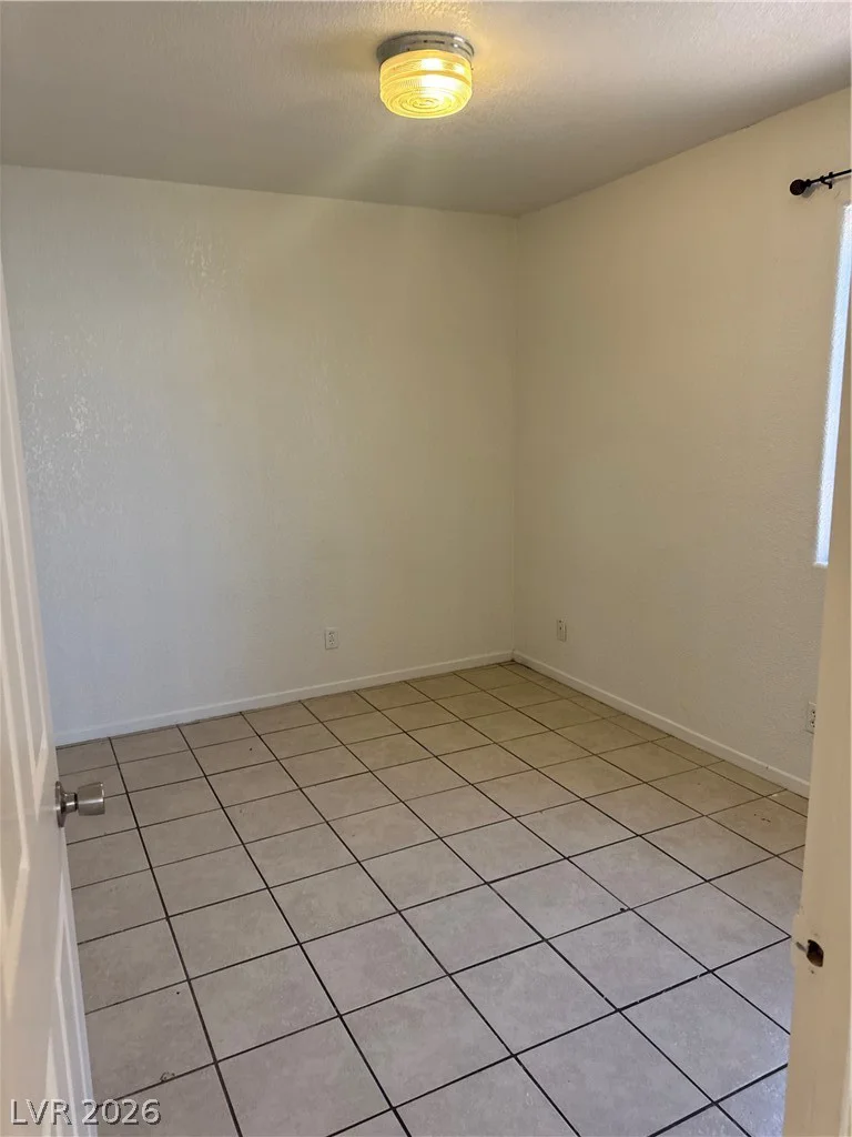 6990 Dunsbach, Las Vegas, NV 89156