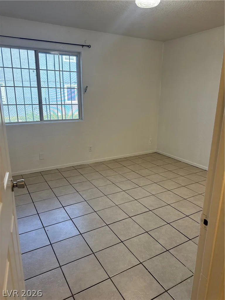 6990 Dunsbach, Las Vegas, NV 89156