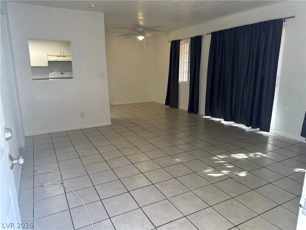 6990 Dunsbach, Las Vegas, NV 89156
