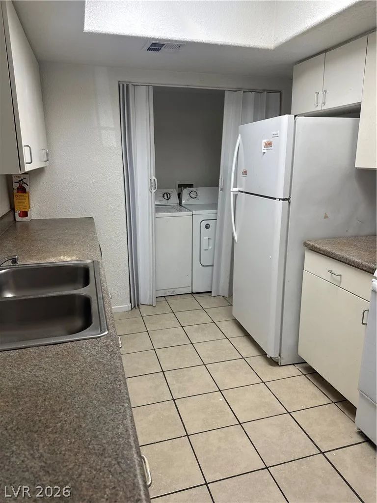 6990 Dunsbach, Las Vegas, NV 89156