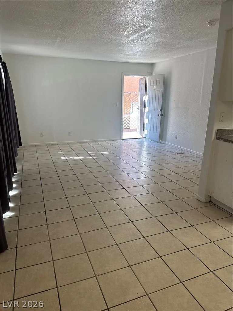 6990 Dunsbach, Las Vegas, NV 89156
