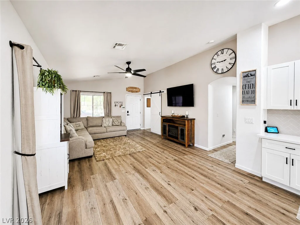 7476 Flowing Stream, Las Vegas, NV 89131
