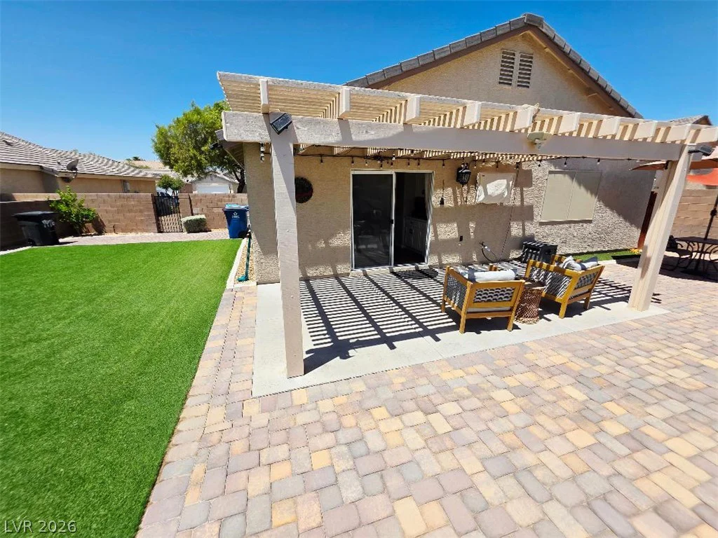 7476 Flowing Stream, Las Vegas, NV 89131
