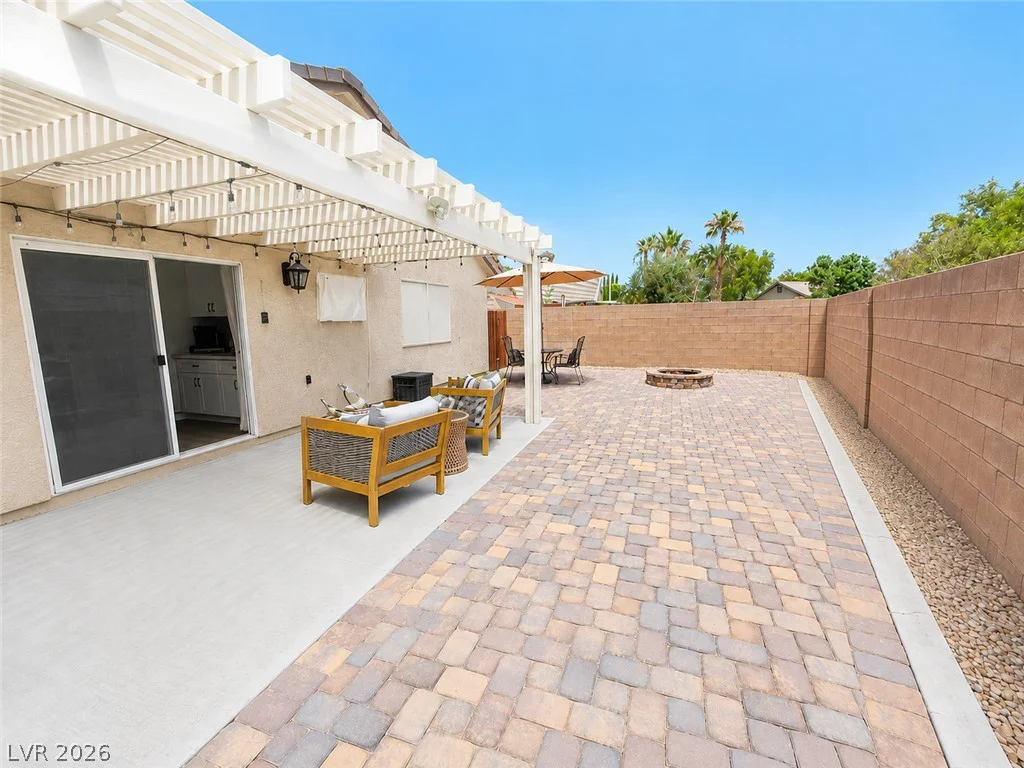 7476 Flowing Stream, Las Vegas, NV 89131