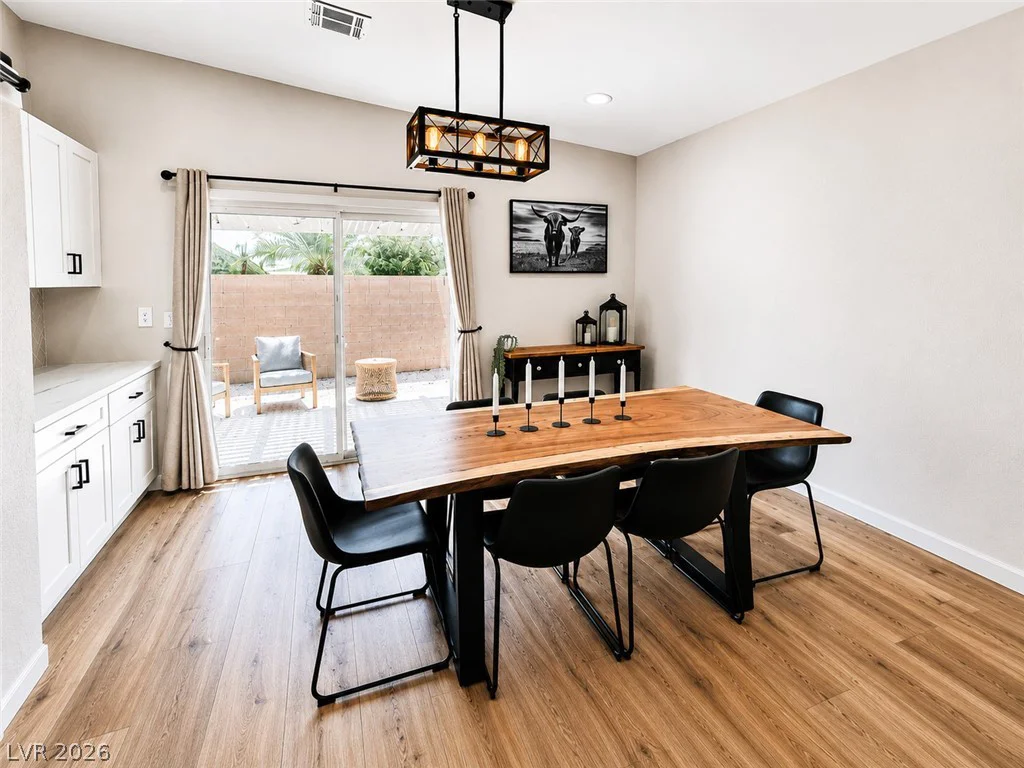 7476 Flowing Stream, Las Vegas, NV 89131