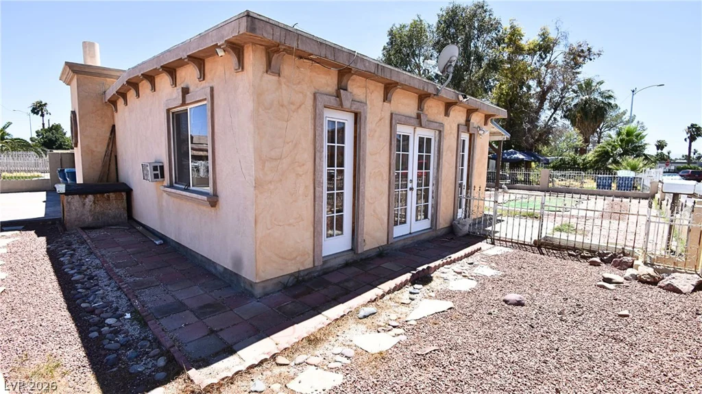 2212 Wengert, Las Vegas, NV 89104