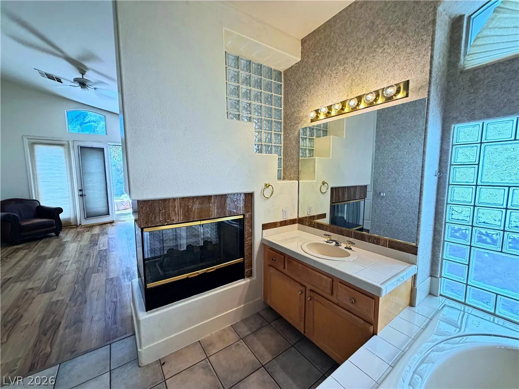 10225 Red Bridge, Las Vegas, NV 89134