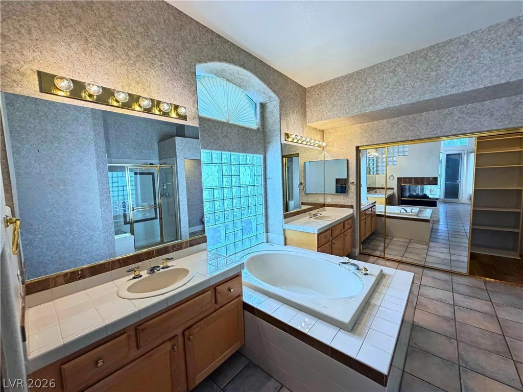 10225 Red Bridge, Las Vegas, NV 89134