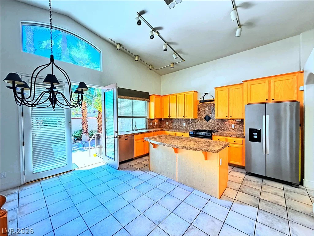 10225 Red Bridge, Las Vegas, NV 89134