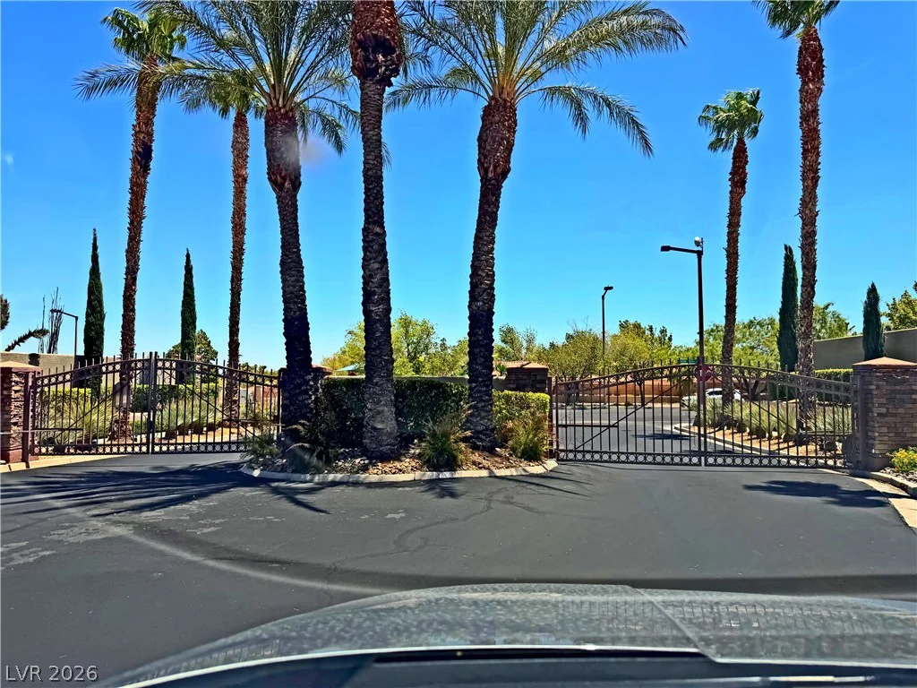 10225 Red Bridge, Las Vegas, NV 89134