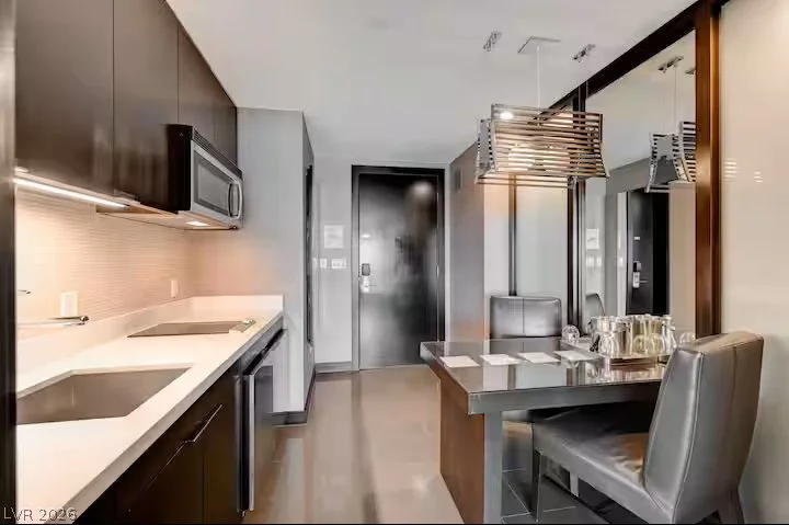 2600 Harmon, Las Vegas, NV 89158